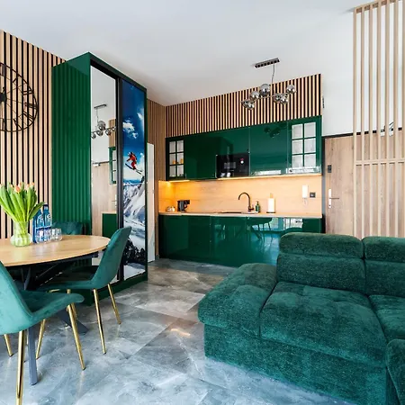 Alpejski - Orlik - Blisko Arena, Kościół Wang I Szlaków