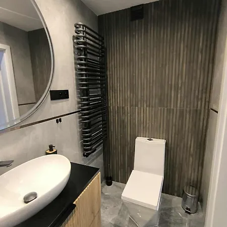 Alpejski - Orlik - Blisko Arena, Kościół Wang I Szlaków